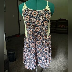 Floral Patterned Dress with Lace Details